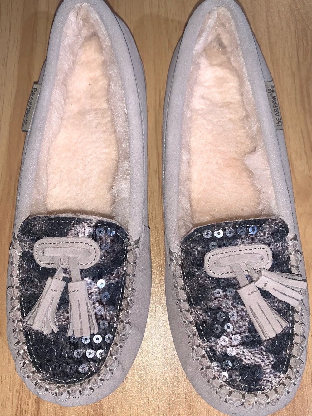 BEARPAW gray moccasin slippers with sequin-detail vamp and tassel accents size 8